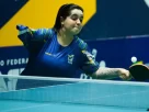 Bruna Alexandre rebate bola durante jogo do Aberto Paralímpico no CT | Foto: Divulgação/Mauricio Val/CBTM
